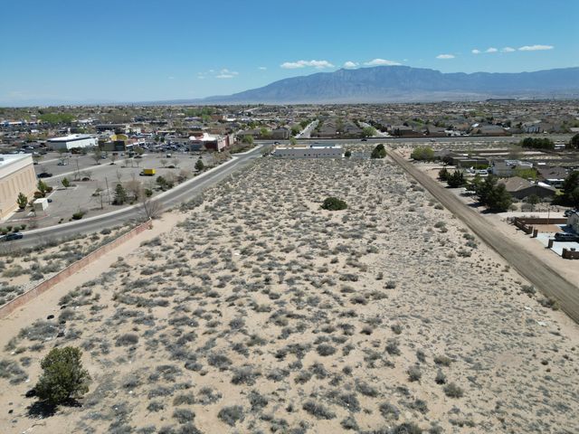 1833 11th Avenue SE, Rio Rancho, NM 87124