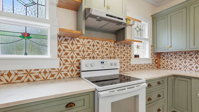 87 Bay Avenue, Defuniak Springs, FL 32435