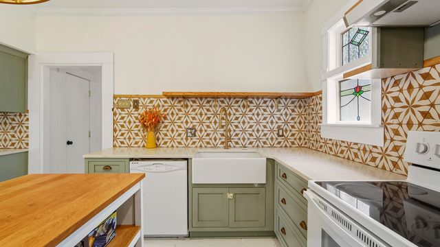 87 Bay Avenue, Defuniak Springs, FL 32435