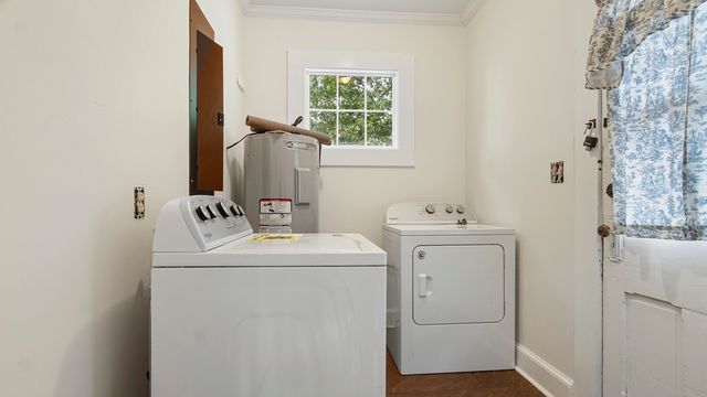 87 Bay Avenue, Defuniak Springs, FL 32435