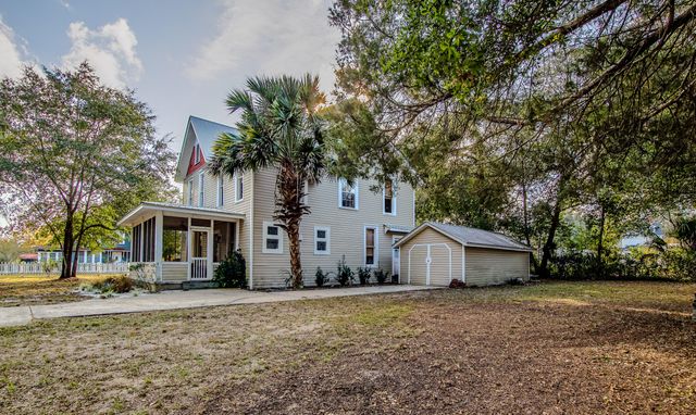 87 Bay Avenue, Defuniak Springs, FL 32435