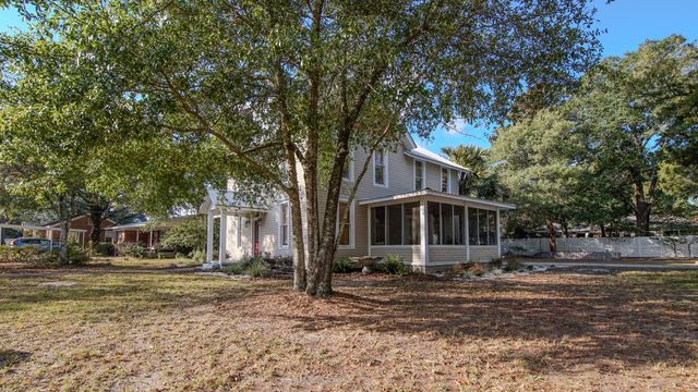 87 Bay Avenue, Defuniak Springs, FL 32435