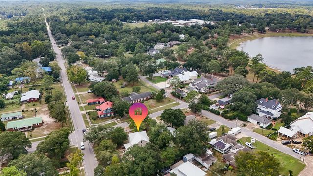 87 Bay Avenue, Defuniak Springs, FL 32435