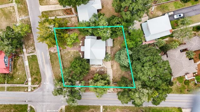 87 Bay Avenue, Defuniak Springs, FL 32435