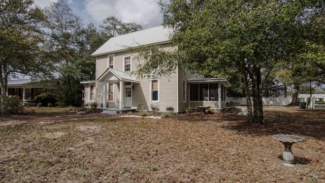 87 Bay Avenue, Defuniak Springs, FL 32435
