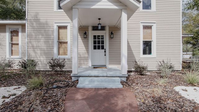 87 Bay Avenue, Defuniak Springs, FL 32435