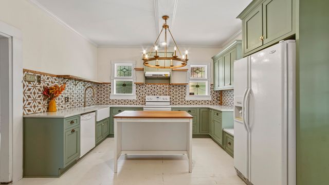 87 Bay Avenue, Defuniak Springs, FL 32435