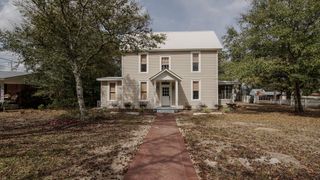 87 Bay Avenue, Defuniak Springs, FL 32435
