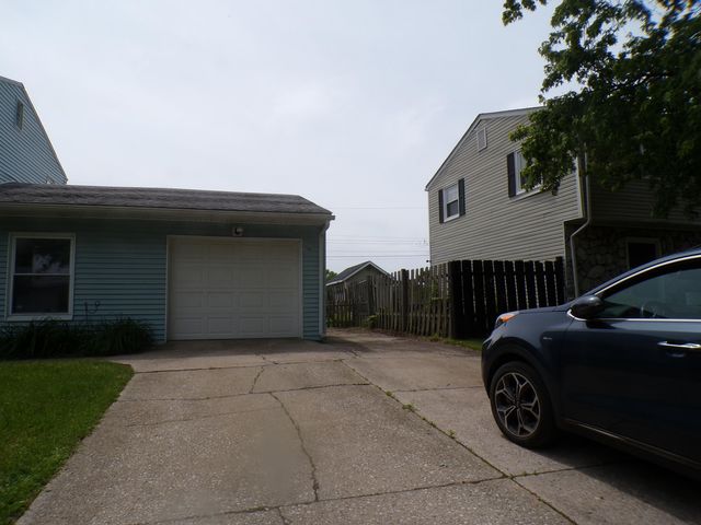 378 Briarwood Drive, Valparaiso, IN 46385