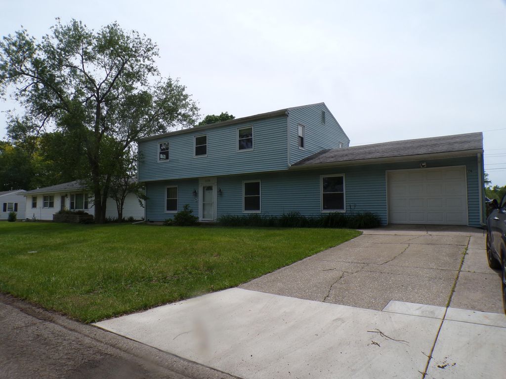 378 Briarwood Drive, Valparaiso, IN 46385