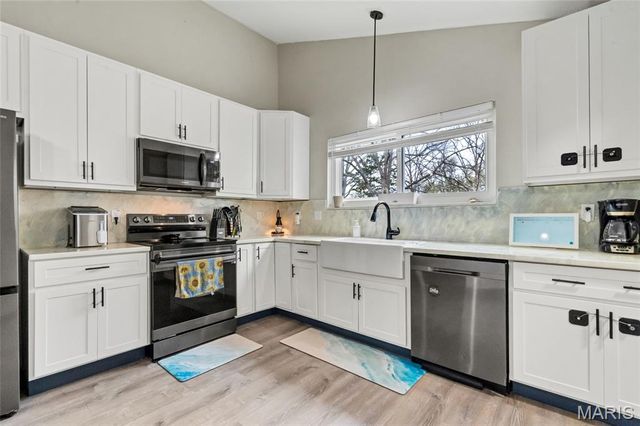 7009 Orchard Meadows Court, St Louis, MO 63129