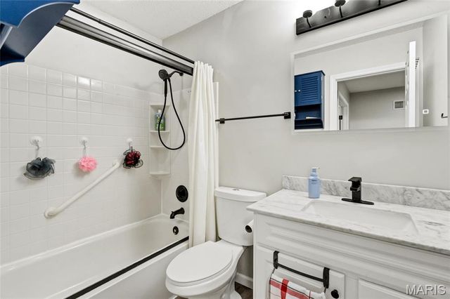 7009 Orchard Meadows Court, St Louis, MO 63129