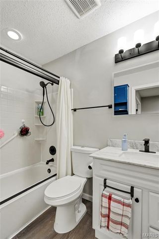 7009 Orchard Meadows Court, St Louis, MO 63129