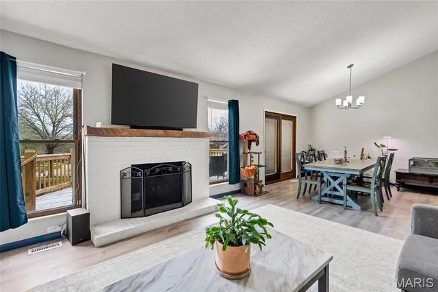 7009 Orchard Meadows Court, St Louis, MO 63129