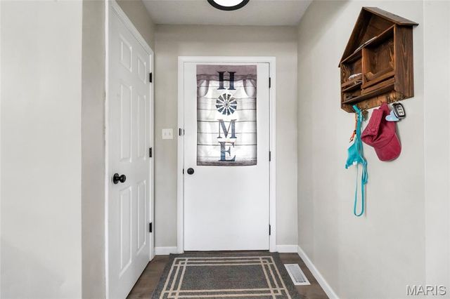 7009 Orchard Meadows Court, St Louis, MO 63129