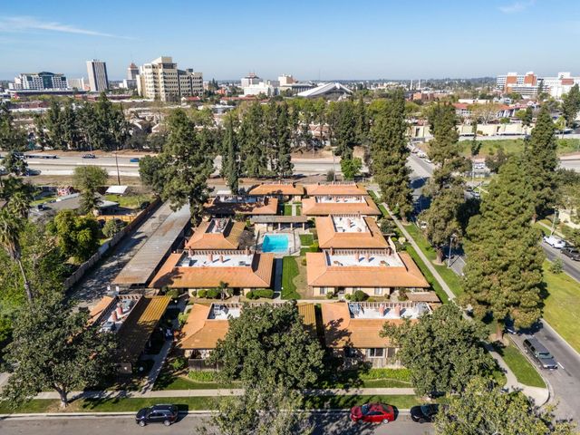2910 E Huntington Boulevard, Fresno, CA 93721