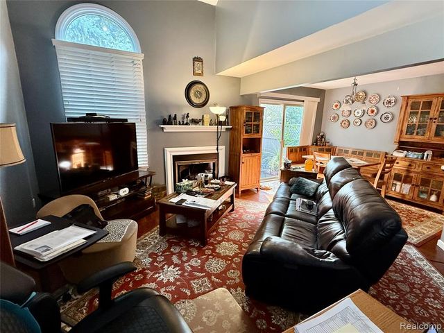 45077 Coachman Court 82, Canton, MI 48187