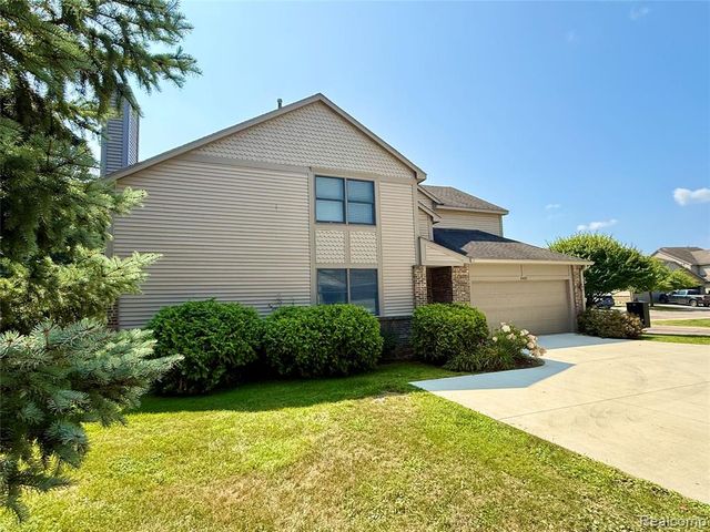 45077 Coachman Court 82, Canton, MI 48187