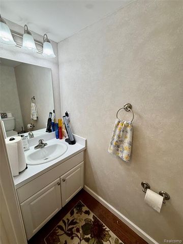 45077 Coachman Court 82, Canton, MI 48187