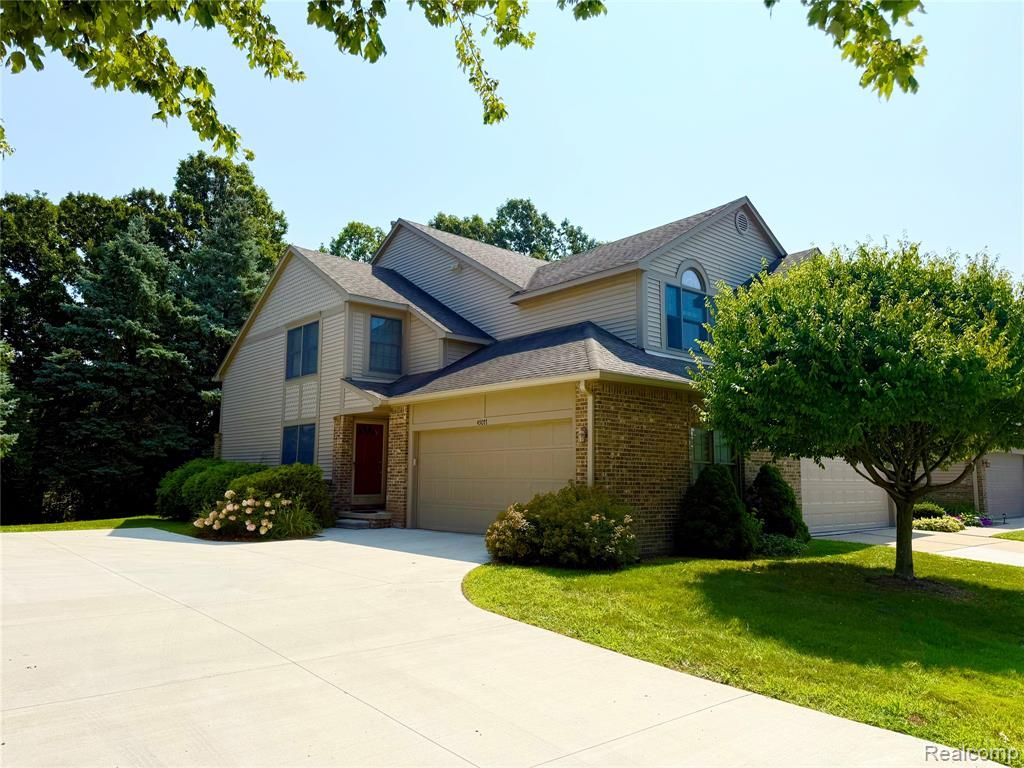 45077 Coachman Court 82, Canton, MI 48187
