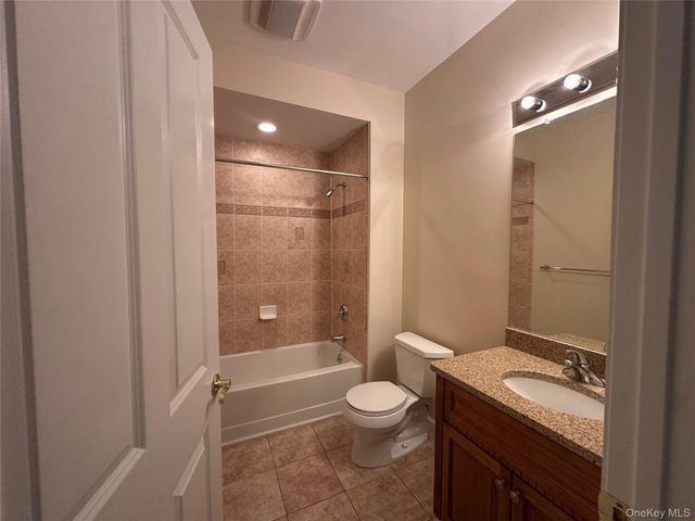 75 QUAKER Avenue 117, Cornwall, NY 12518