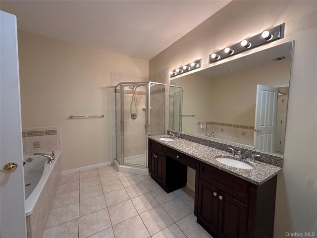 75 QUAKER Avenue 117, Cornwall, NY 12518