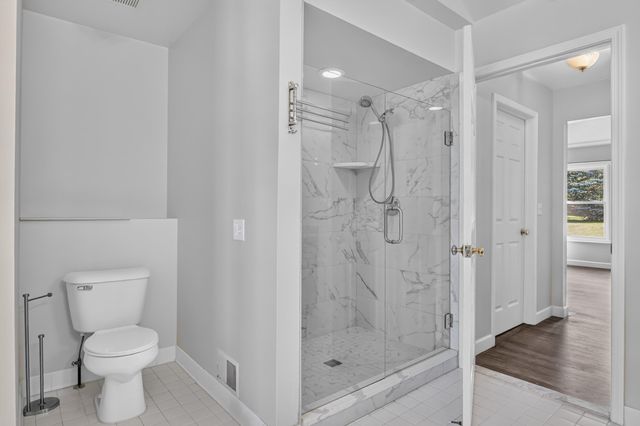 6961 Suncrest Drive, Saline, MI 48176