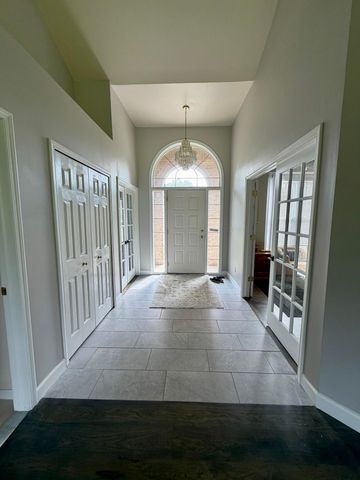 6961 Suncrest Drive, Saline, MI 48176