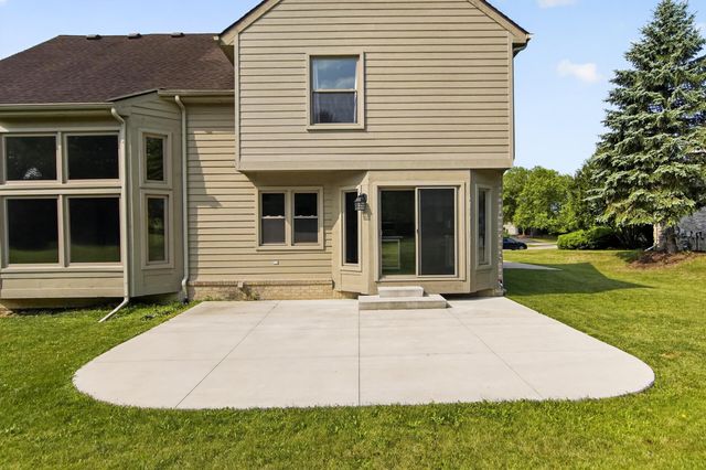 6961 Suncrest Drive, Saline, MI 48176