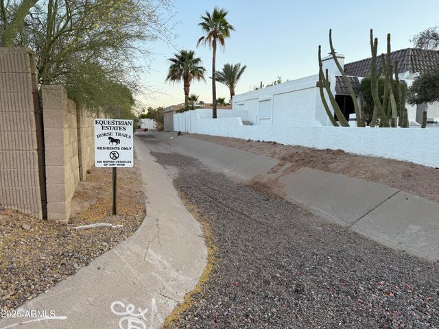 3951 E SEQUOIA Trail, Phoenix, AZ 85044