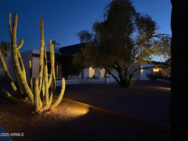 3951 E SEQUOIA Trail, Phoenix, AZ 85044