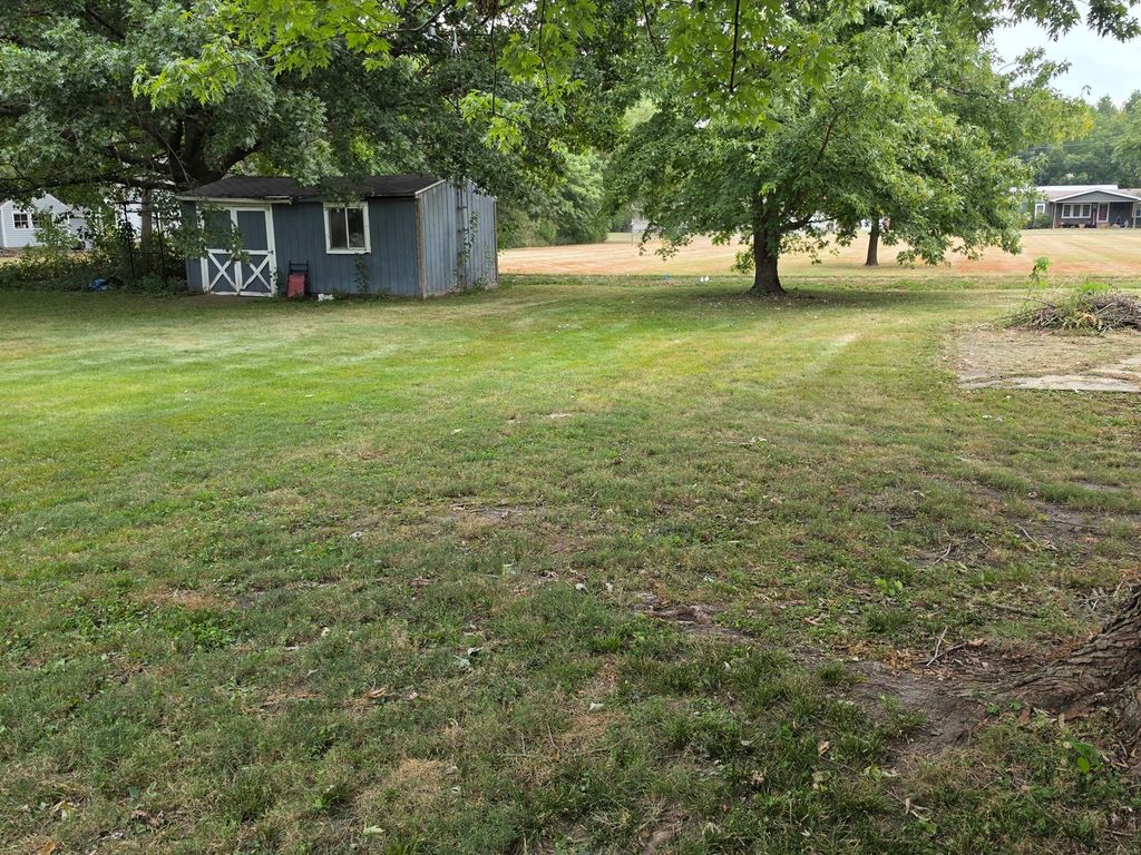 Image 2 of property listing at 416 Perkins Street, Odin, IL 62870