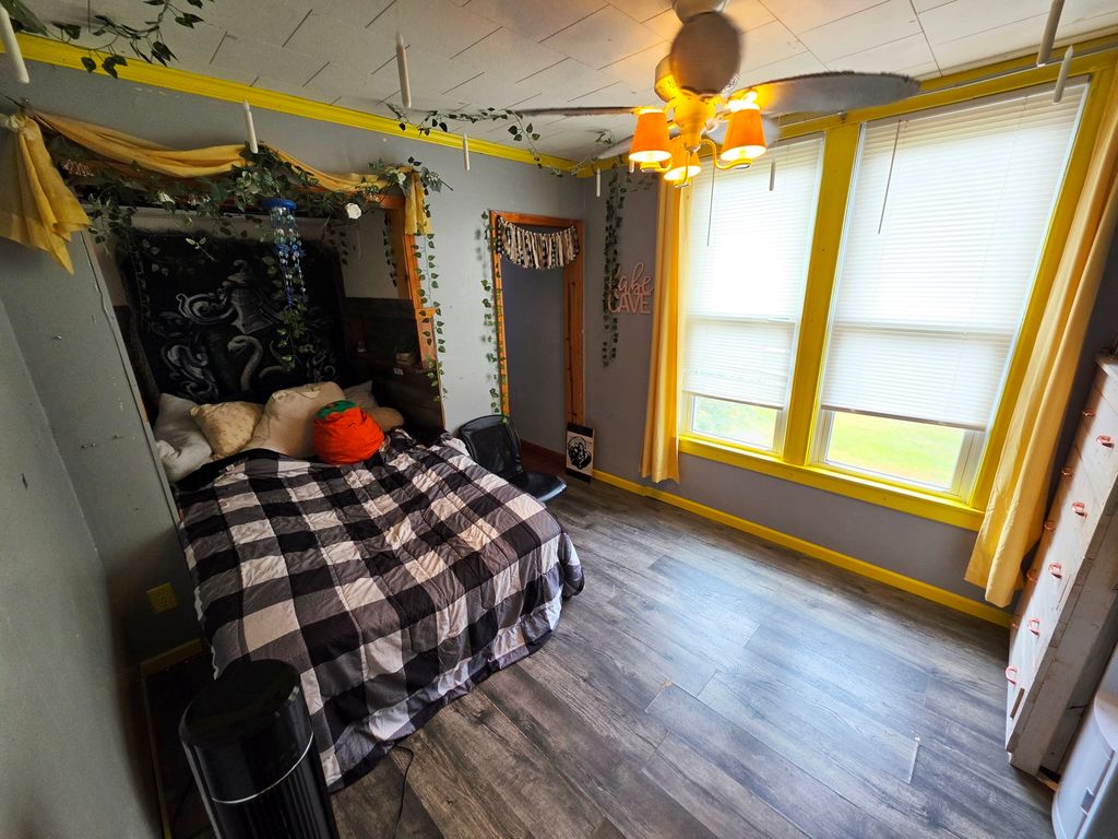 Image 15 of property listing at 416 Perkins Street, Odin, IL 62870