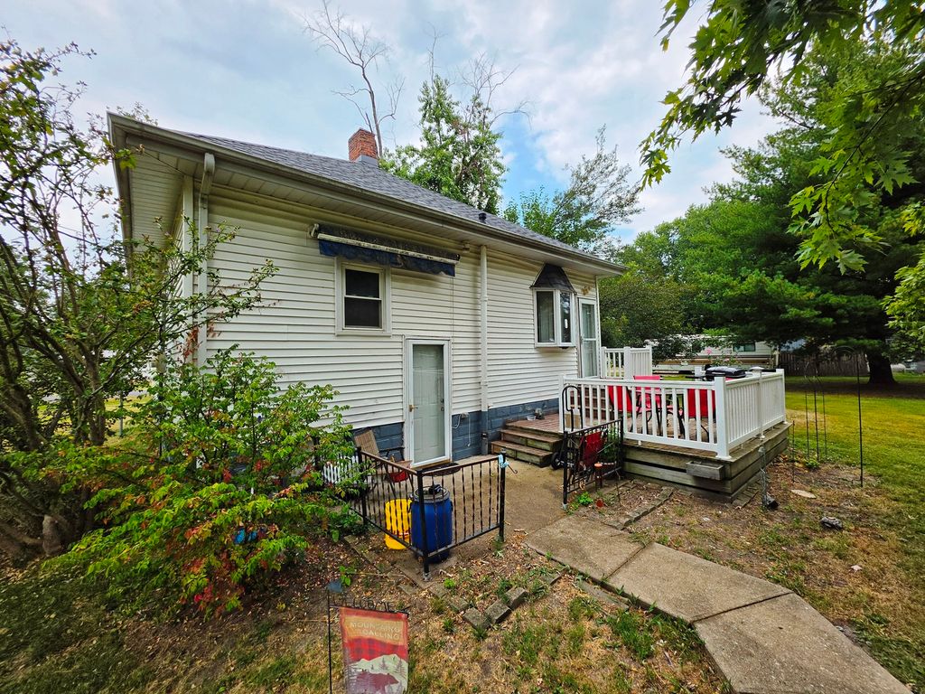 Image 38 of property listing at 416 Perkins Street, Odin, IL 62870