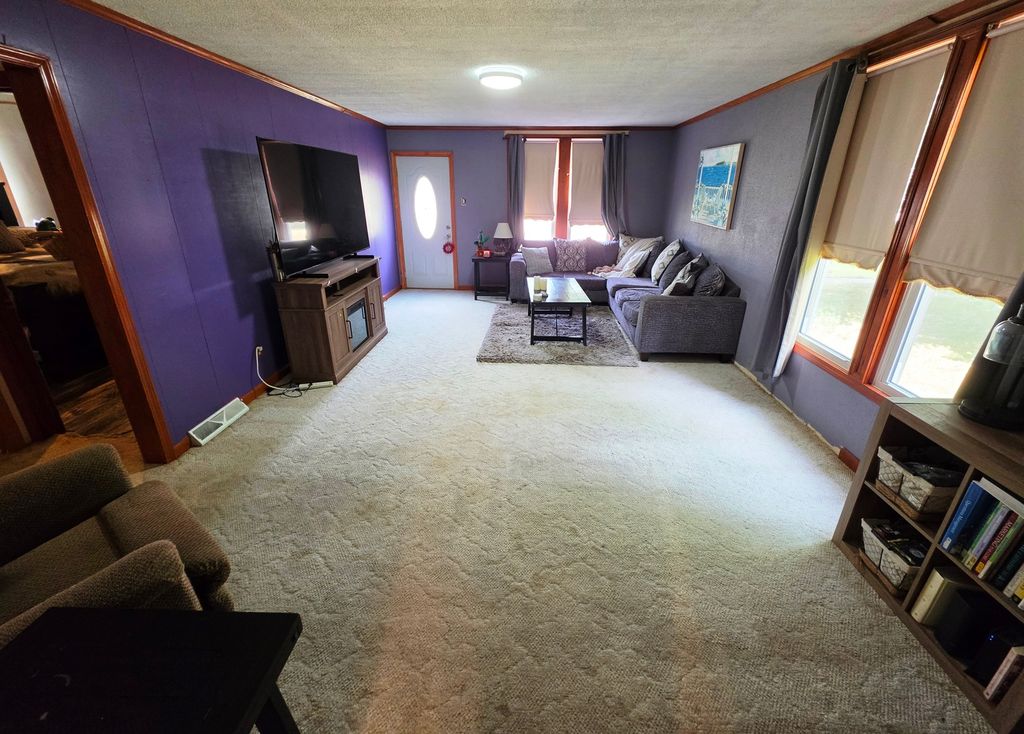 Image 10 of property listing at 416 Perkins Street, Odin, IL 62870