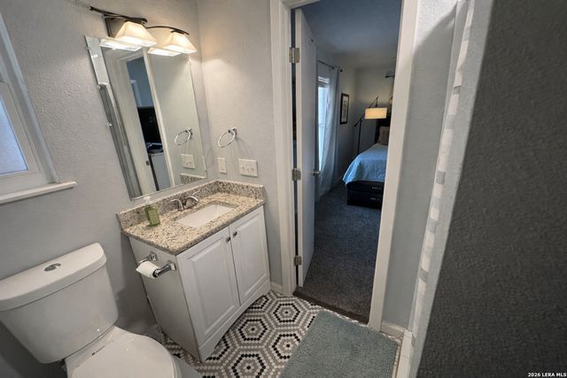 4222 Dauphine, San Antonio, TX 78218