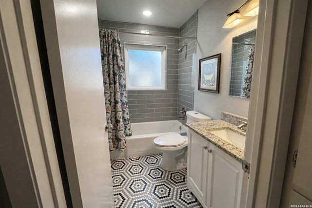 4222 Dauphine, San Antonio, TX 78218