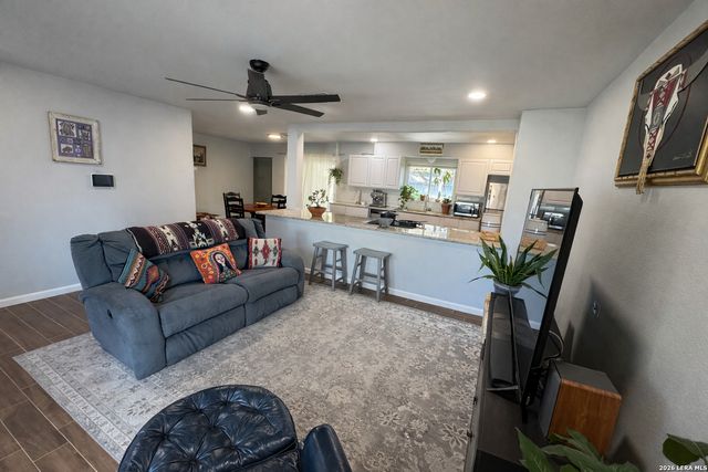 4222 Dauphine, San Antonio, TX 78218