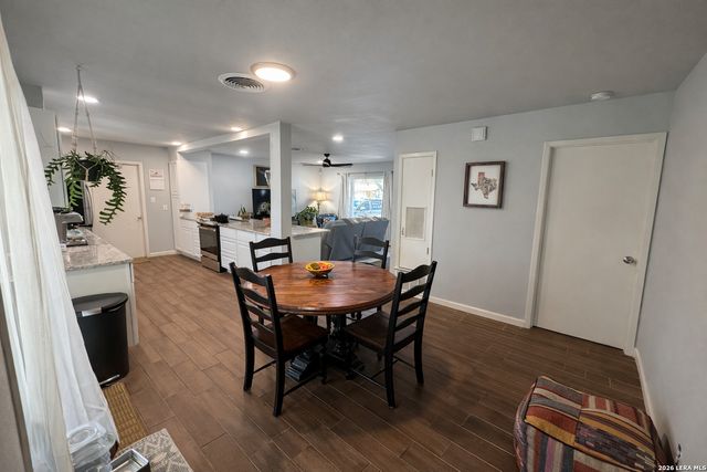 4222 Dauphine, San Antonio, TX 78218