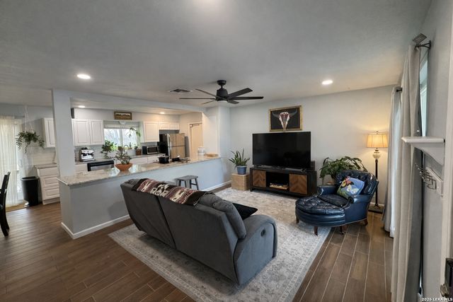 4222 Dauphine, San Antonio, TX 78218