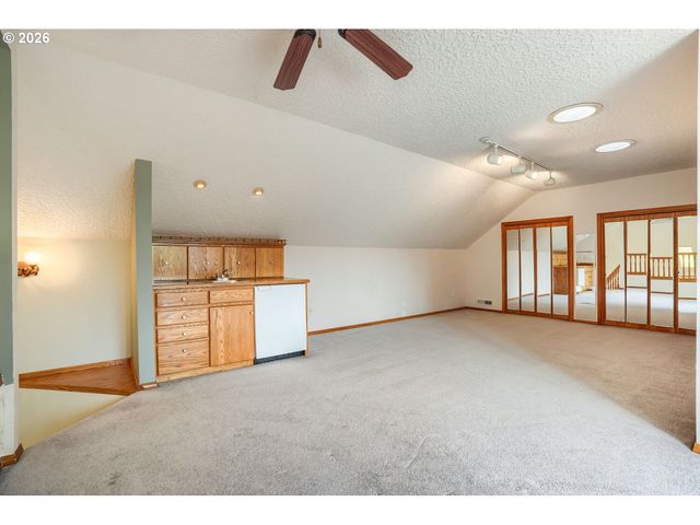 10600 Ne 20TH St, Vancouver, WA 98664