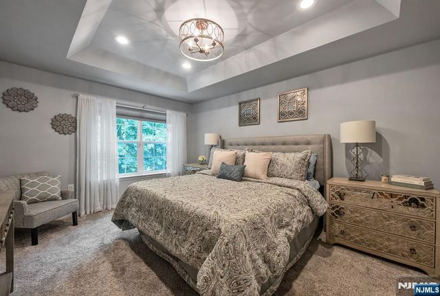20 Masterson Court, Waldwick, NJ 07463