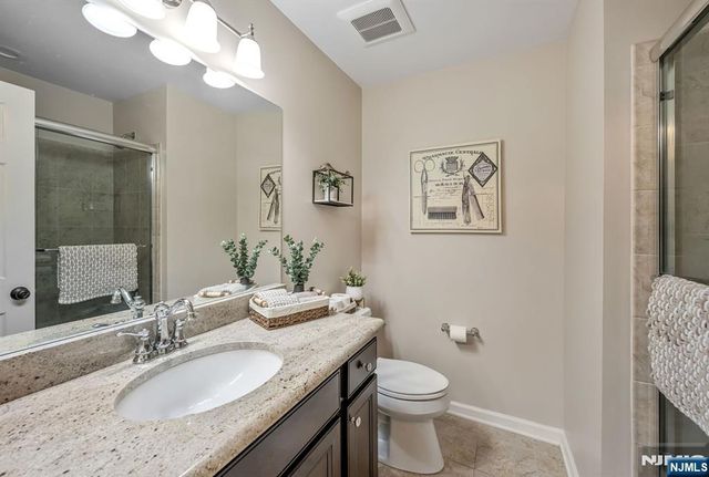 20 Masterson Court, Waldwick, NJ 07463