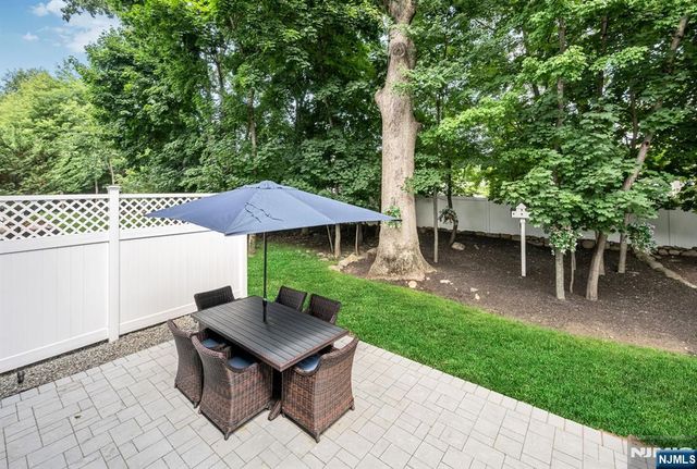 20 Masterson Court, Waldwick, NJ 07463
