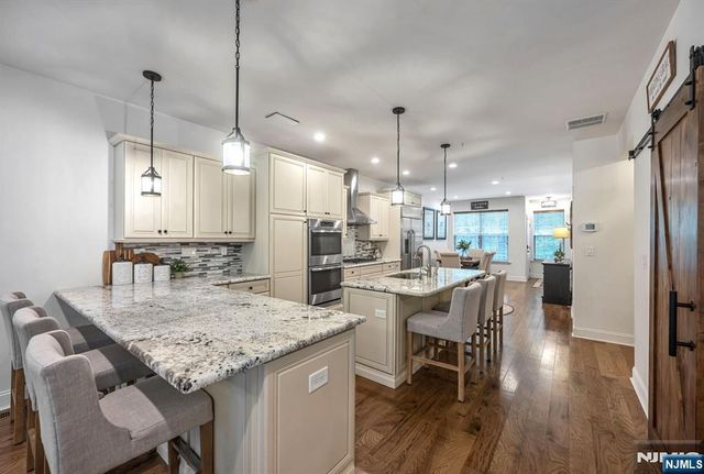 20 Masterson Court, Waldwick, NJ 07463