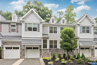 20 Masterson Court, Waldwick, NJ 07463