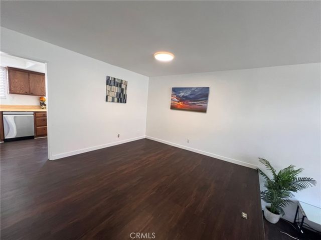13243 Vanowen 2, North Hollywood, CA 91605