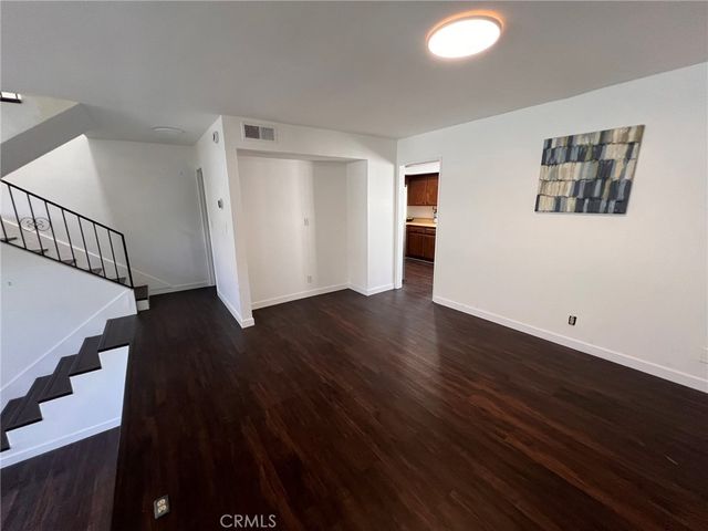 13243 Vanowen 2, North Hollywood, CA 91605
