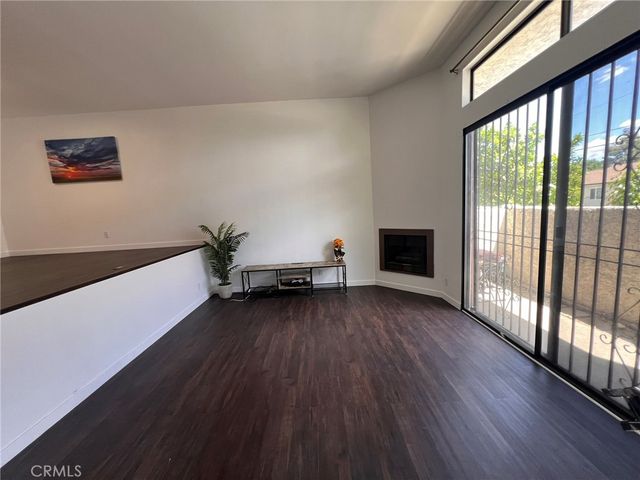 13243 Vanowen 2, North Hollywood, CA 91605