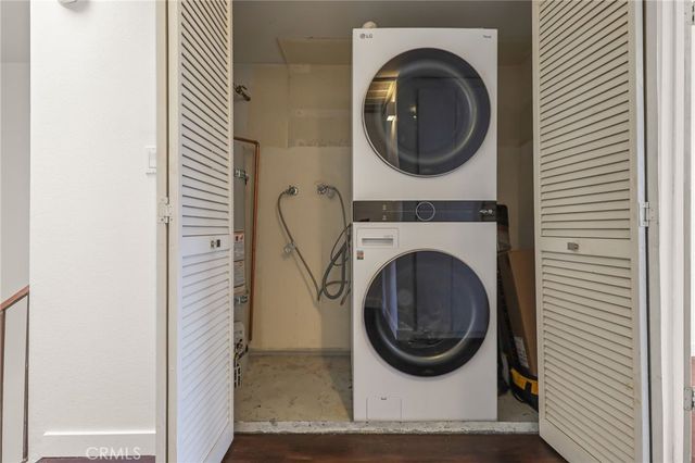 13243 Vanowen 2, North Hollywood, CA 91605